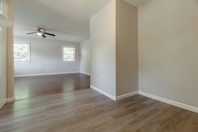 Photo - Neal 60-64 Unit Neal 60