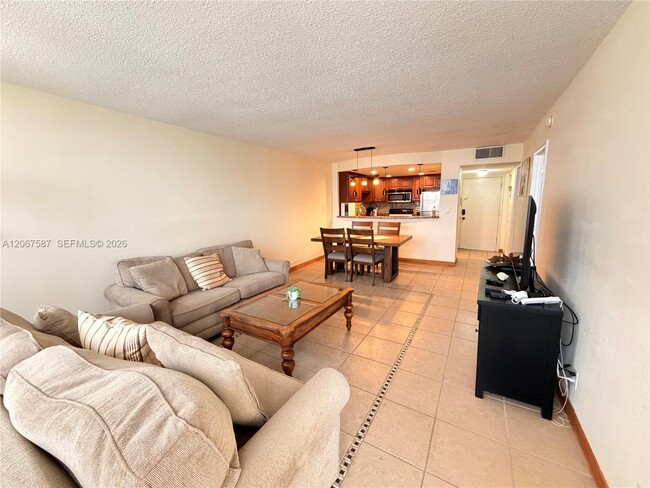 Building Photo - 1825 S Ocean Dr Unit 607