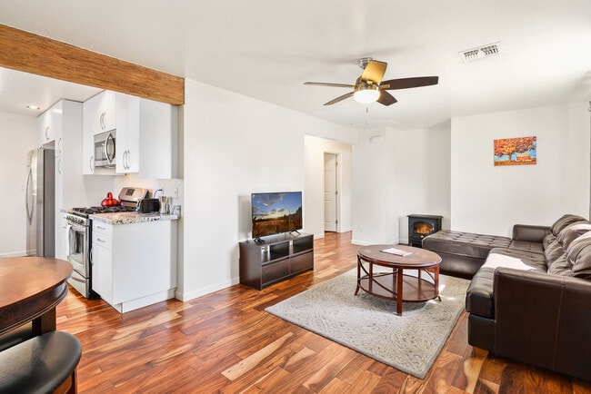 Building Photo - 3018 E Lewis Dr Rental