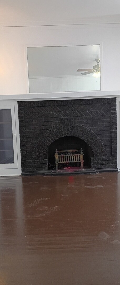 Building Photo - 6841 S Prairie Ave Unit 1