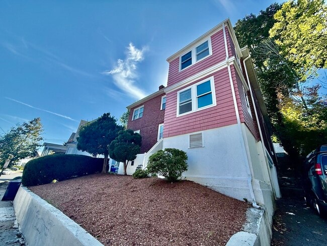62 Algonquin Rd