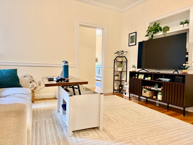 Building Photo - 1340 Commonwealth Ave Unit 14