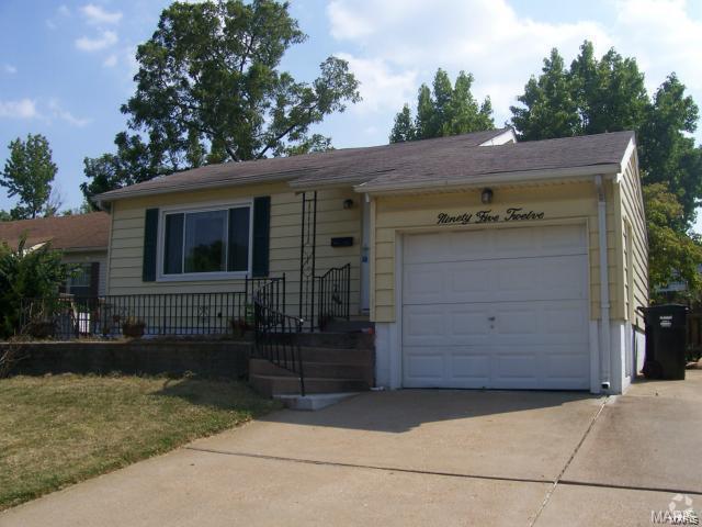 Building Photo - 9512 Cloverhurst Dr Rental