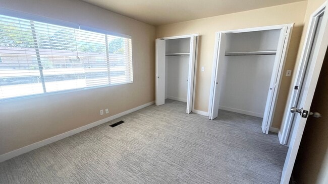 Photo - 3 Bedroom/3.5 Bathroom home in Murray