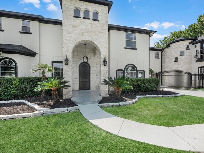 21703 Spur Cir Ln
