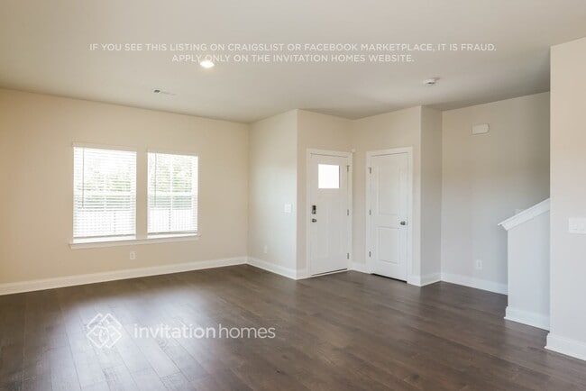 Photo - 215 River Rock Dr