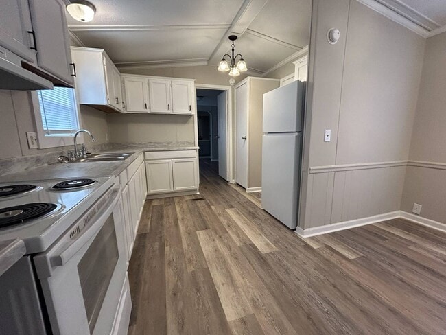 Photo - 97 White Oak Village