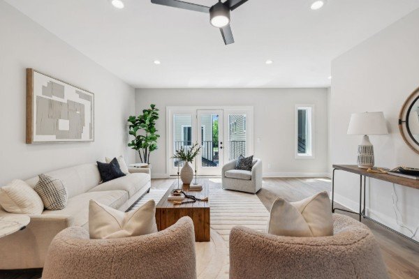 Photo - 6124 Robertson Ave