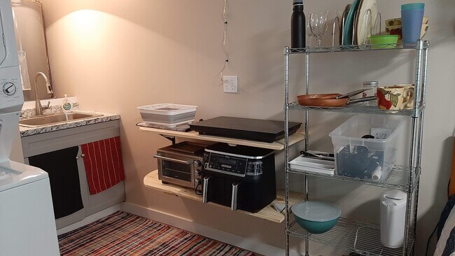 28 Main St Unit Cozy Apartment