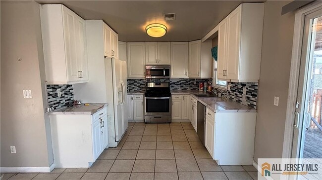 Photo - 1340 Roosevelt Ave