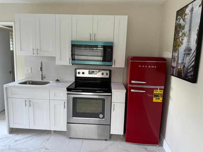 Photo - 841 NW 39th St