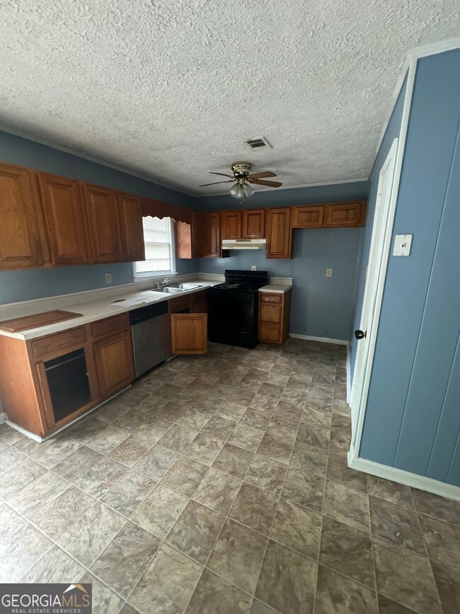 Photo - 4300 Essex Rd