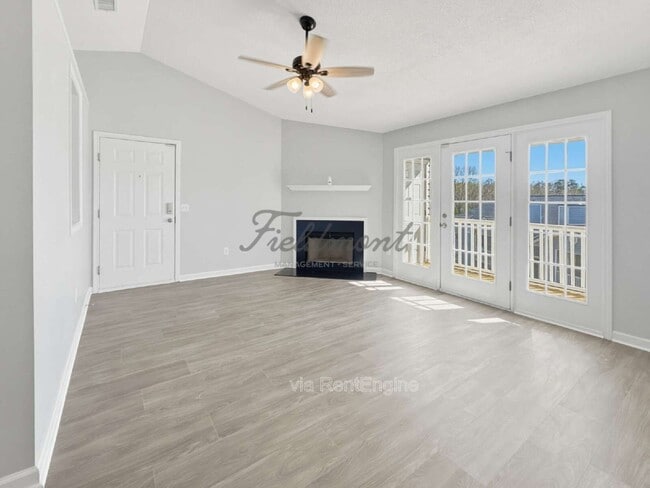 Photo - 107 Pelham Square Way