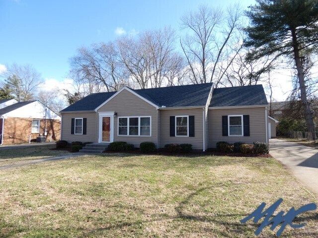Building Photo - 1318 N Tennessee Blvd
