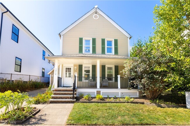 Building Photo - 1212 W 67th St Rental
