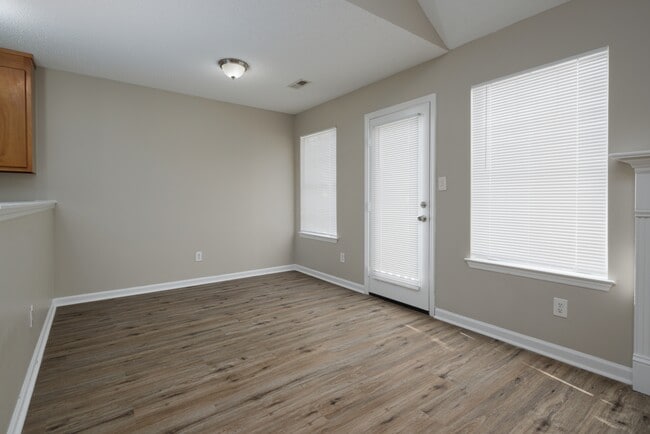 Photo - 227 Mountain Creek Dr