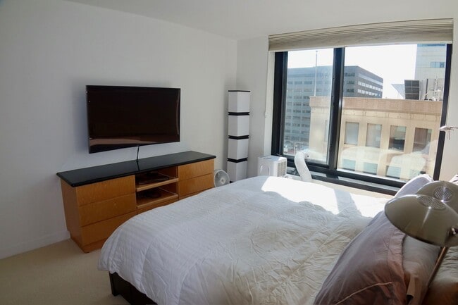 Photo - *New* 2 Bed & 2 Bath Condo in Fidi with Parking