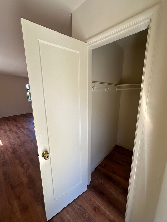 Photo - Lantz Building 03 - E 29th St Unidad 1945 East 29th Street