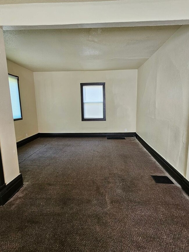 Photo - 3 Bedroom--819 E Whitmer St. Decatur, IL
