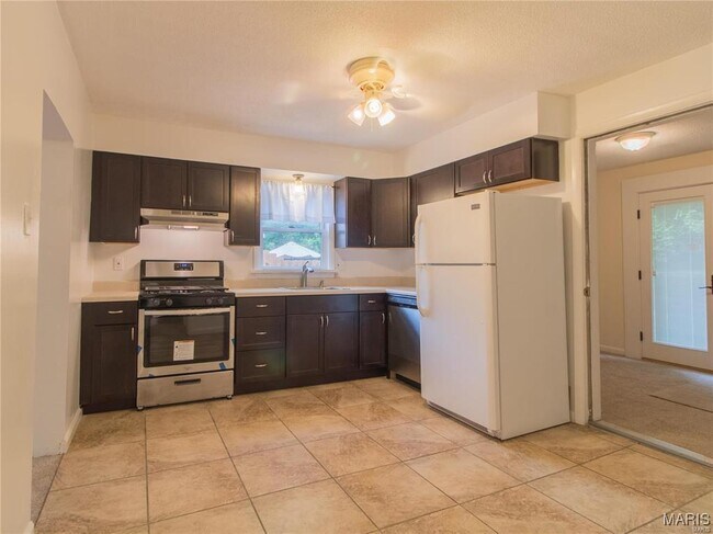 Photo - 7410 Hoover Ave