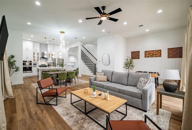 Photo - 1305 E 27th St