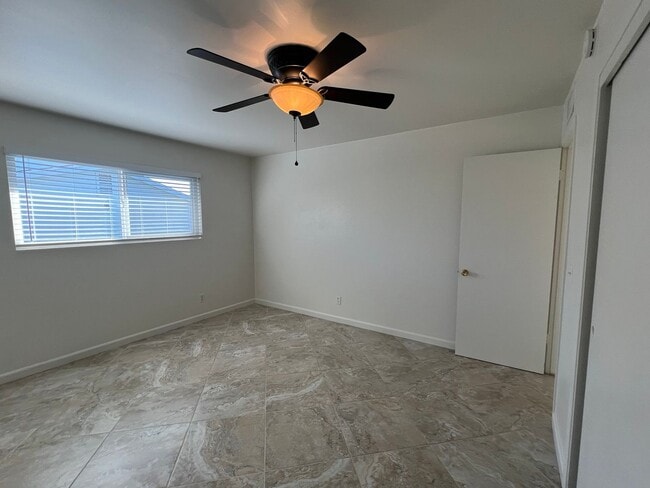 Photo - 2700 Hemlock Ave