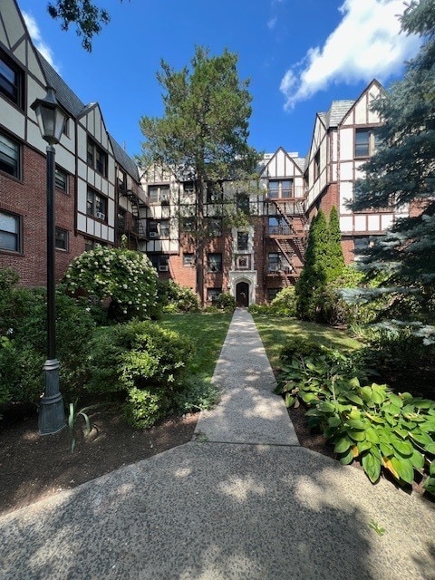 Building Photo - 1 Greenridge Ave Rental
