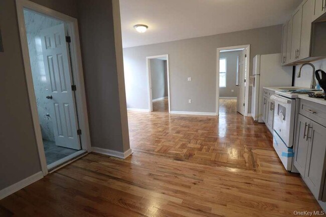 Photo - 4432 Edson Ave