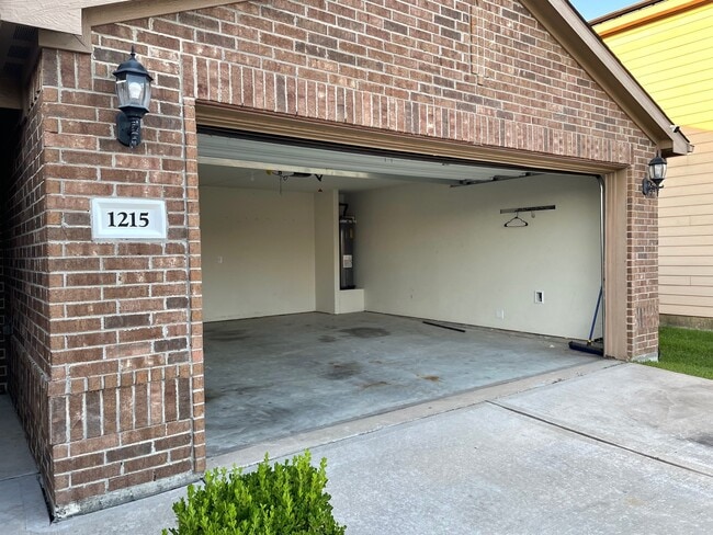 Photo - 1215 Wallflower Ave