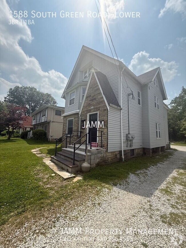 Building Photo - 1588 S Green Rd Rental