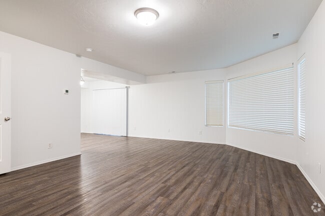 4BR, 3BA - 2,550SF
