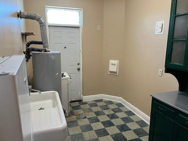 Photo - 158 W Chimes St Unidad 1