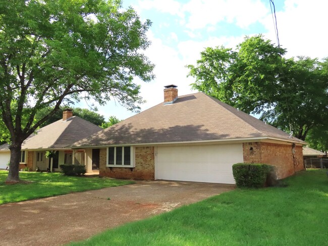 Photo - Whitehouse ISD-Beautiful 3 Bedroom, 2 Bath Home w/Garage!