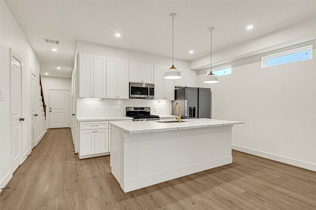 Photo - 1405 E 33rd St Unidad A