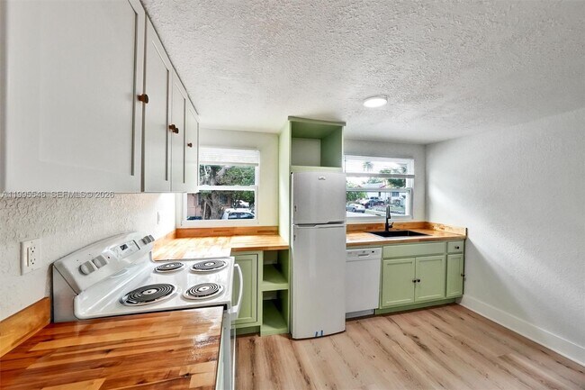 Photo - 1411 SW 3rd St