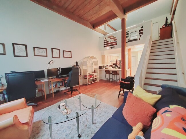 25 Grand St