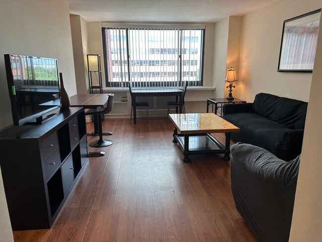 Photo - 1111 Arlington Blvd Unit 629