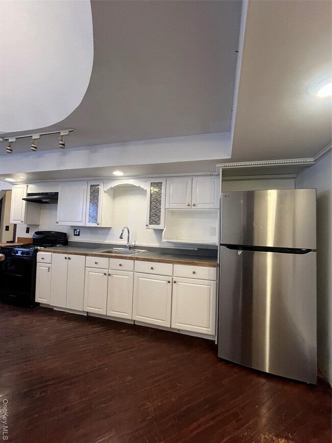 Photo - 22 E Main St