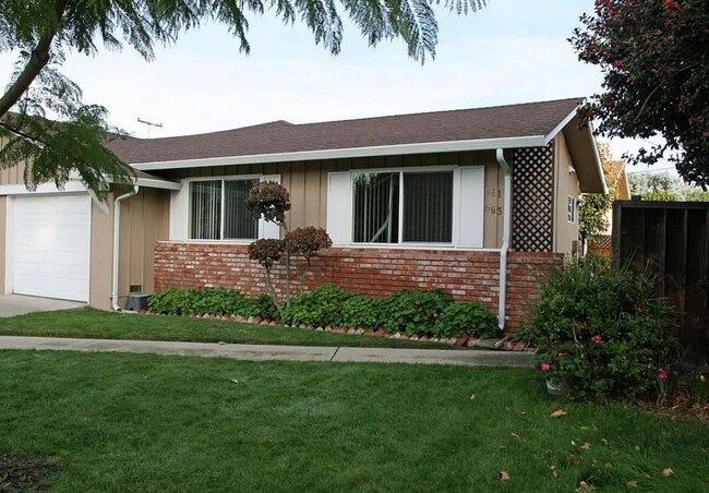 $3,395, 2 Bed 1 Bath Santa Clara Duplex ne... - $3,395, 2 Bed 1 Bath Santa Clara Duplex ne... Condo