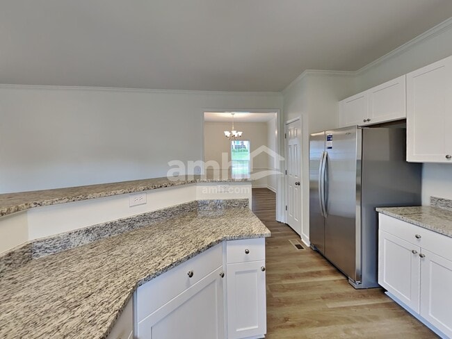 Photo - 3059 Romain Trail