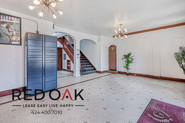 Photo - 915 Grattan St Unit 309