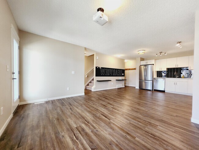 Photo - 17215-17219 9 Avenue Southwest