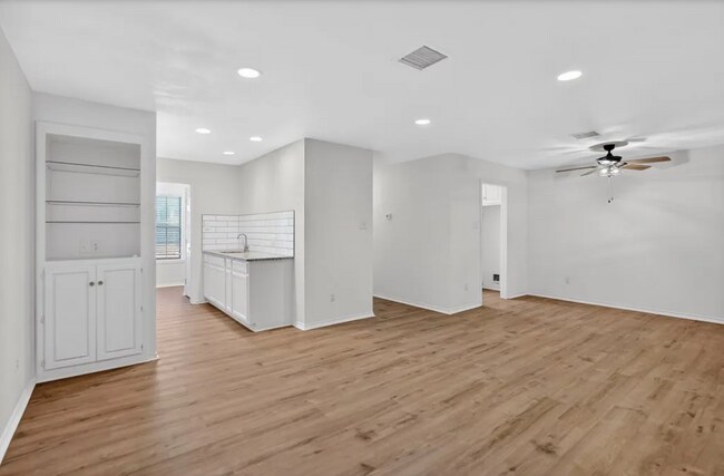 Photo - 3220 Preston Dr