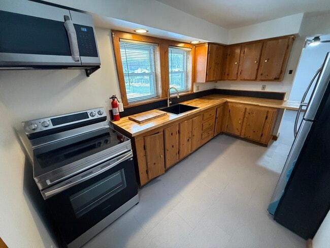 Photo - 83 Main St Unit B