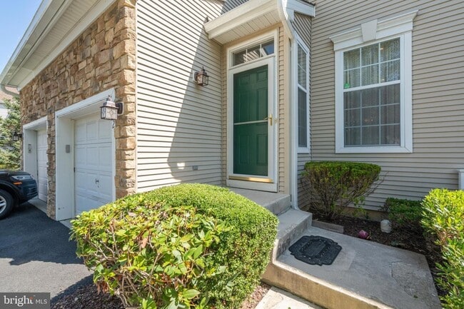 Photo - 802 Yarrow Cir