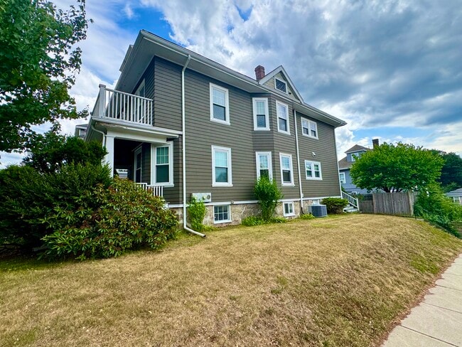 Building Photo - 108 Redlands Rd Unit 1 Rental
