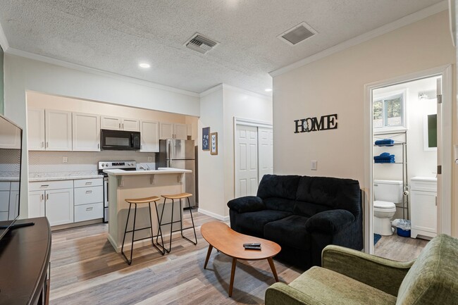 Photo - 1019 W Rowan St Unidad 2 newly renovated
