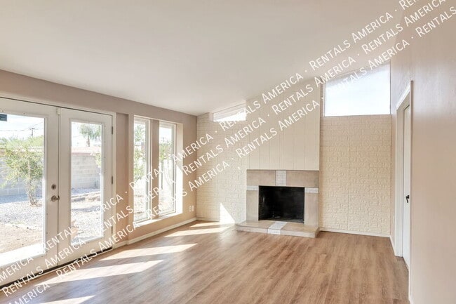 Photo - 1311 W Wheatridge Dr