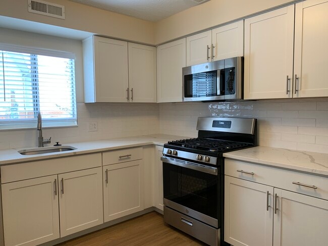 Photo - Oakwood Apartments