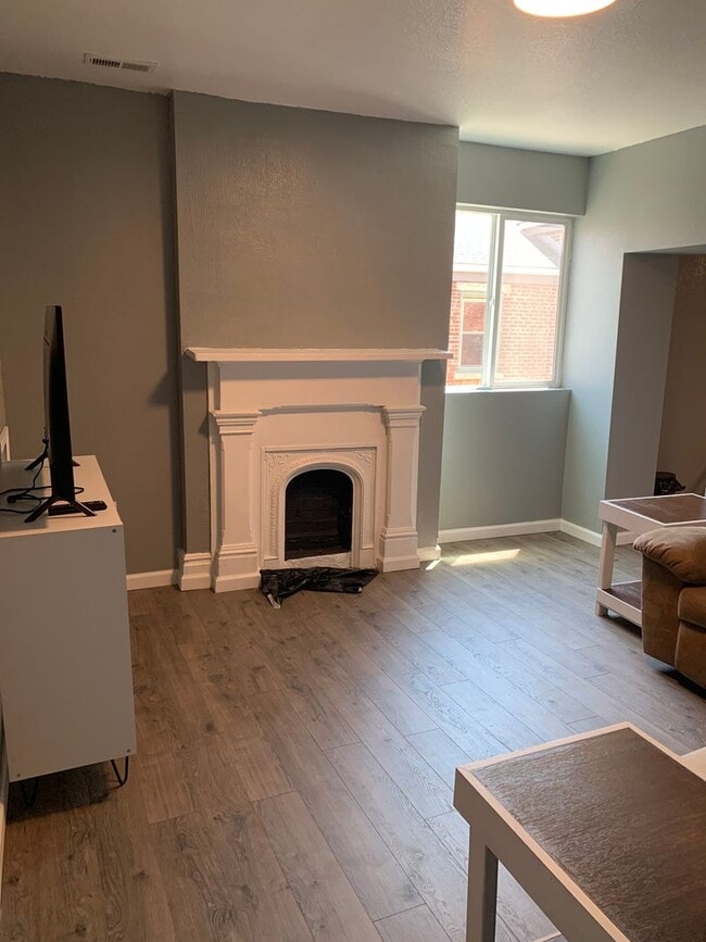 Photo - 903 E Carson St Unit 903 E Carson st two